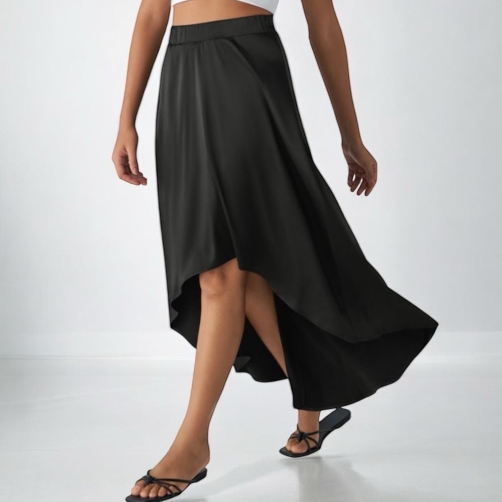 NWOT 2-in-1 Soft Jersey Midi Skirt with Attached Shorts with Cell Phone Pocket